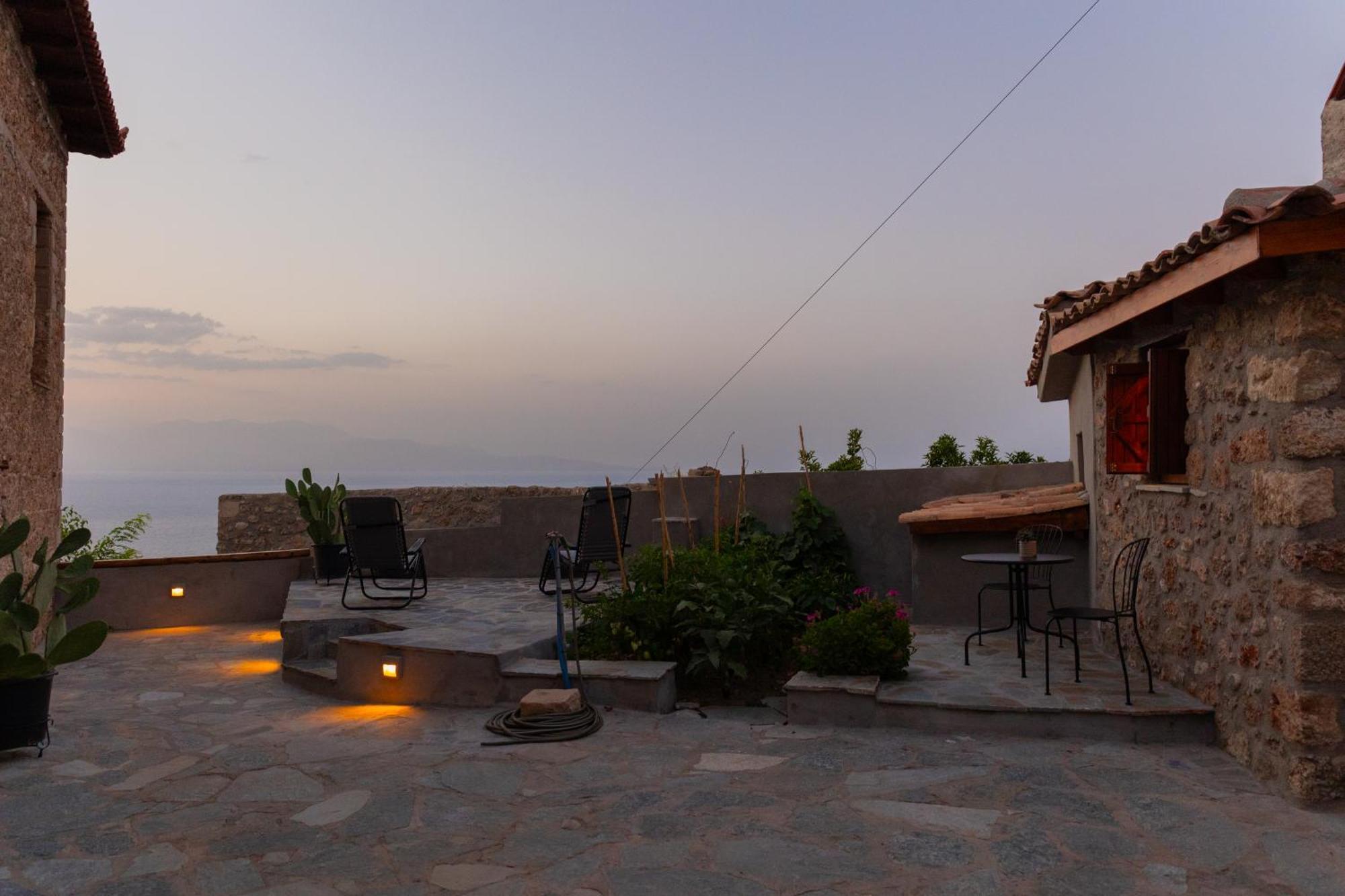 Fteri Stone House In Platanos, Akrata Apartment Exterior photo